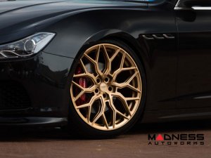 Maserati Quattroporte Custom Wheels - HF-2 by Vossen - Gloss Gold
